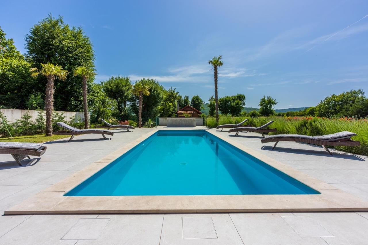 Villa Palma With Heated Private Pool Podhum Exteriér fotografie
