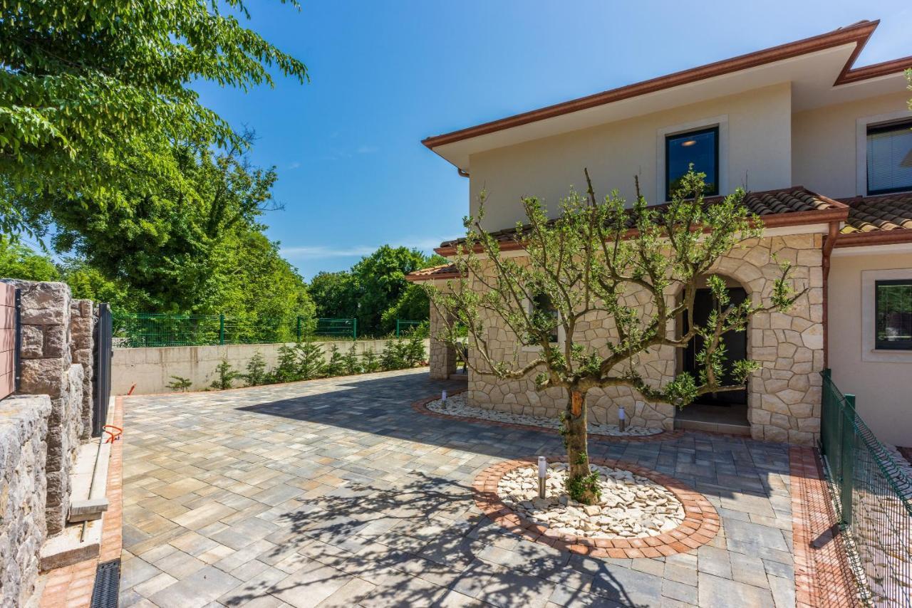 Villa Palma With Heated Private Pool Podhum Exteriér fotografie